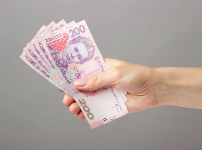 Перші 2600 та 5200 гривень нарахують вже у січні: як даватимуть доплати у 2026 році