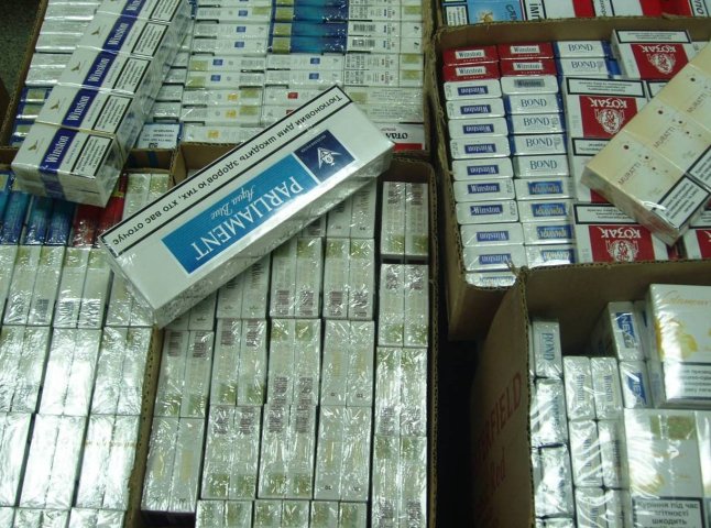 Мукачівські прикордонники затримали двадцять три ящики цигарок