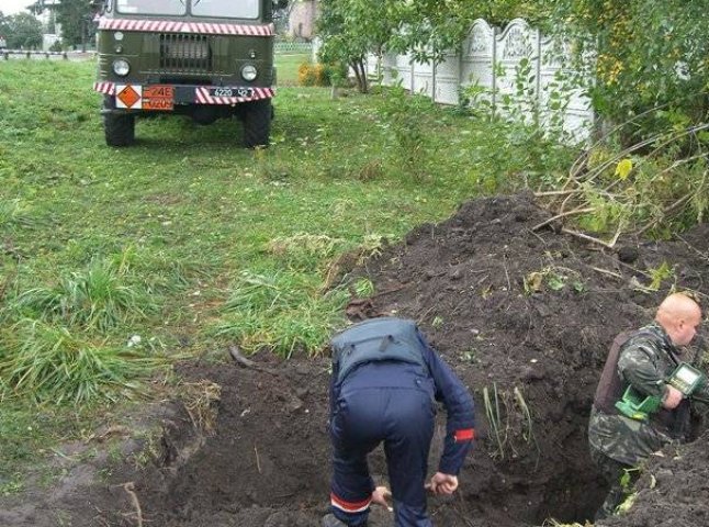 Сьогодні у Мукачеві знешкодять міну, знайдену на одній із вулиць міста напередодні
