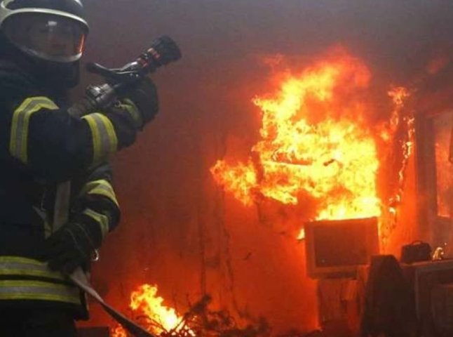 Сусіди помітили пожежу в будинку та викликали рятувальників