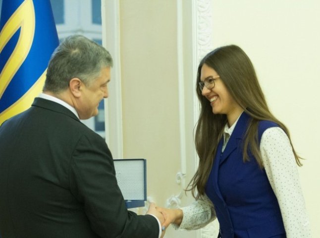 Дівчина з Мукачева стала лауреатом премії Президента України для молодих учених