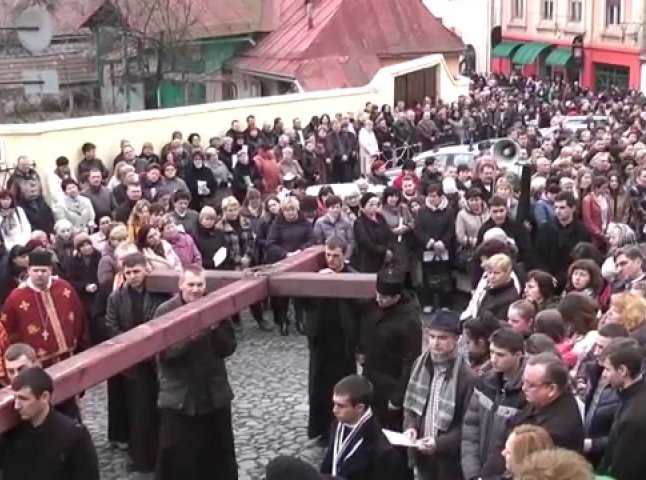 Сьогодні греко-католики пройдуть "Хресну дорогу" вулицями Ужгорода