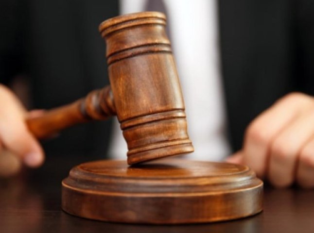 Кривавий інцидент у Мукачівському суді: подробиці