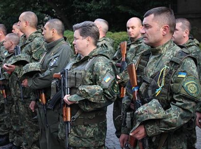 Закарпатські правоохоронці вирушили у зону АТО. Вперше у складі на Схід України поїхала жінка