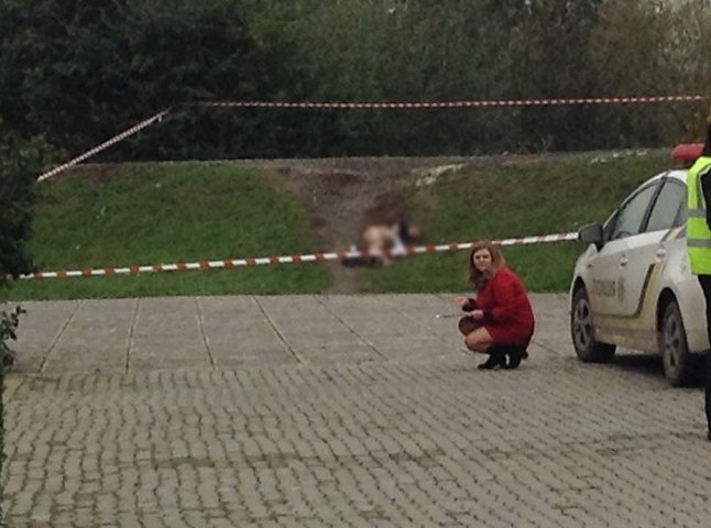 З’явились фото з місця резонансного вбивства у Мукачеві