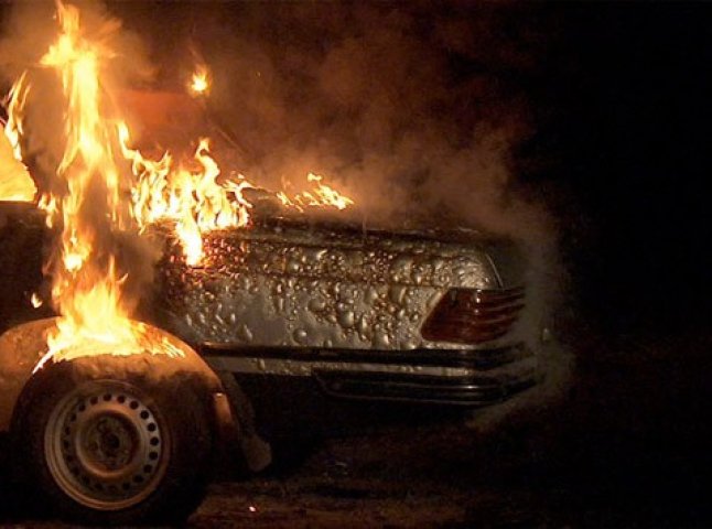 Вночі житель Перечина повідомив про раптове загорання свого автомобіля