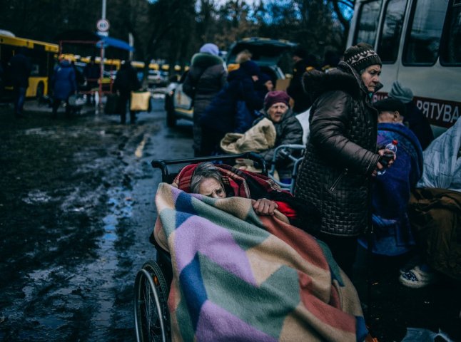 Україна та РФ погодили евакуацію людей "зеленими" коридорами