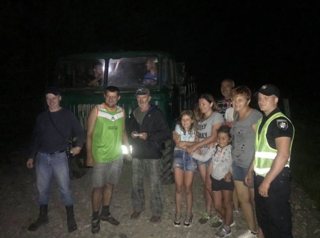 У Мукачівському районі заблукали сім туристів, серед них – двоє малих дітей