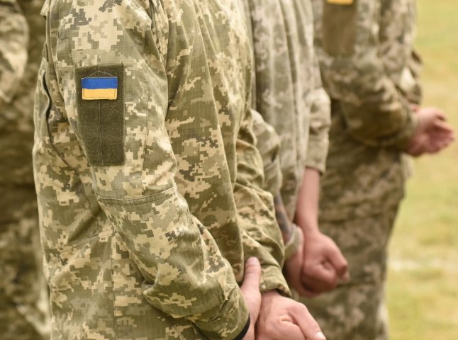 В Україні подовжили воєнний стан та мобілізацію: до якої дати