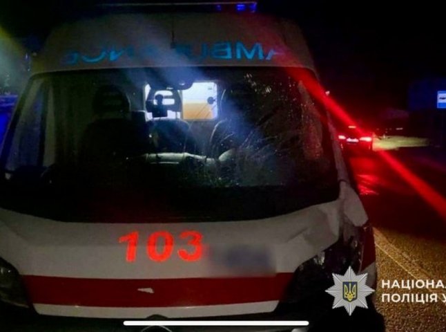 На Закарпатті в ДТП потрапила автівка «швидкої»: загинула людина На Закарпатті в ДТП потрапила автівка «швидкої»: загинула людина