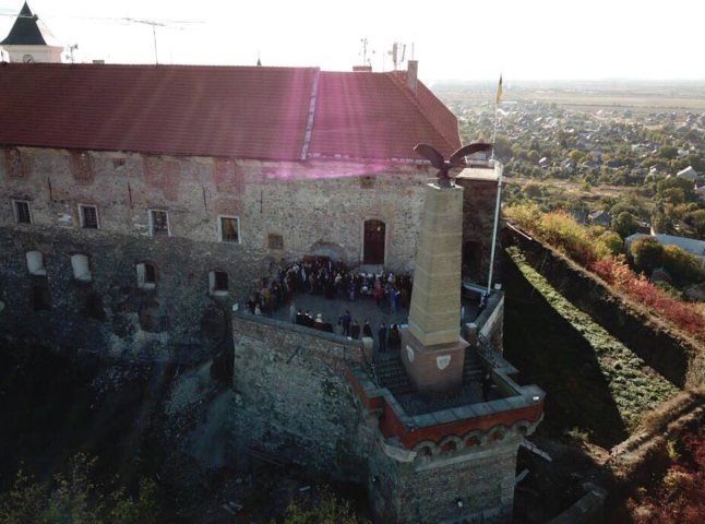 Замість орла-турула в замку Паланок у Мукачеві встановлять Герб України