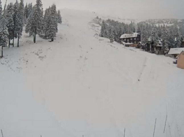 У горах сніжить: там випало понад 30 см снігу