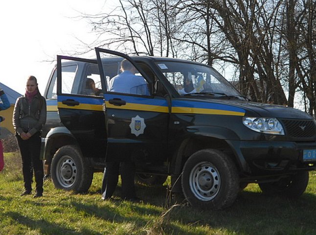 У Білках дівчата, учениці місцевої школи, знайшли труп односельчанина