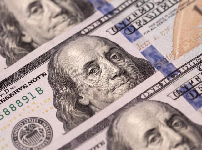 Курс долара стрибнув вгору: НБУ оприлюднив курс валют