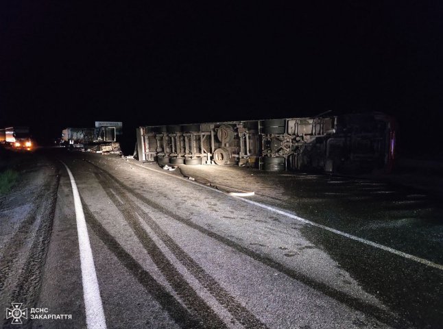 На трасі Київ-Чоп вночі трапилась ДТП На трасі Київ-Чоп вночі трапилась ДТП