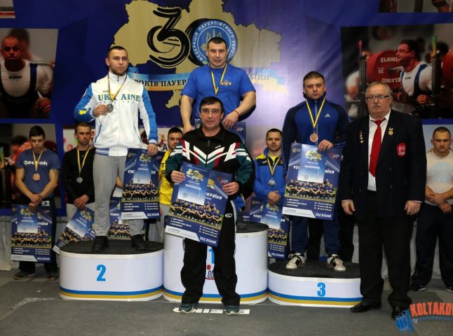 Ужгородський пауерліфтер став семиразовим чемпіоном України