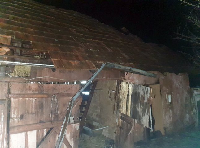 У Мукачівському районі ввечері спалахнула пожежа