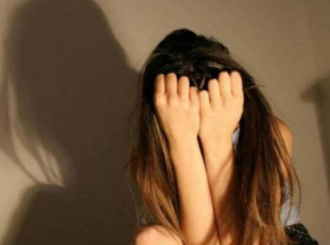 На Берегівщині чоловік заманив у будинок 6-річну дівчинку, де вчиняв з нею дії сексуального характеру
