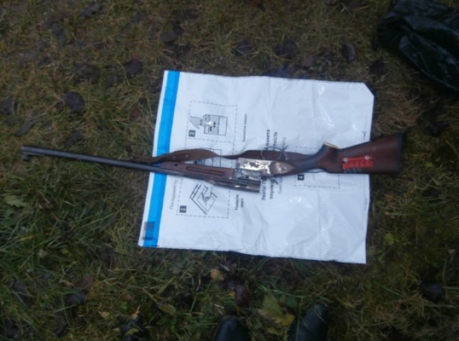 Житель Берегівщини за 12 тисяч гривень намагався продати гвинтівку 