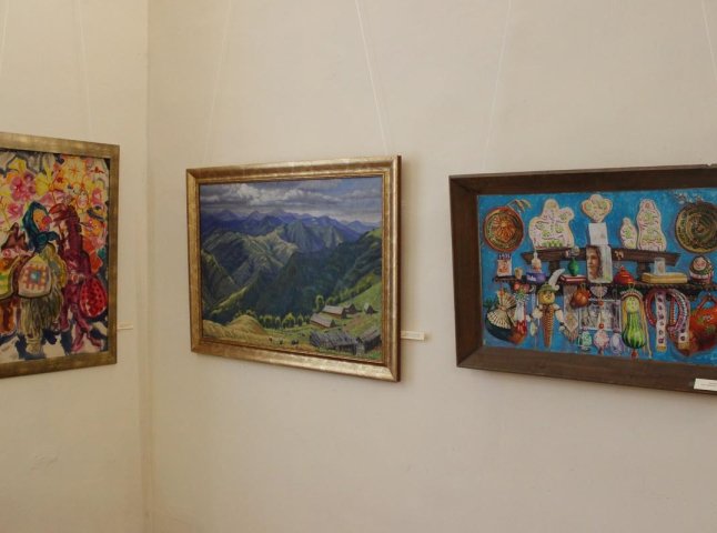 В Ужгороді відкрилась виставка картин Федіра Манайла та подружжя Бровді