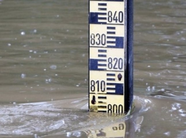 Штормове попередження: внаслідок сильних опадів у річках Закарпаття підвищиться рівень води