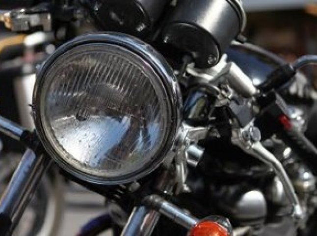 За одну добу на Тячівщині вкрали 4 скутери і мотоцикл