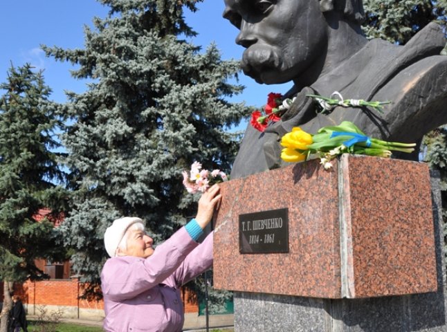 У день 200-річчя від дня народження Тараса Шевченка, мукачівці вшановували його пам’ять (ФОТО)