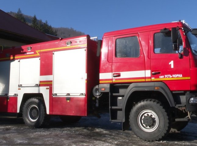  Усть-Чорнянська та Тересвянська громади отримали сучасні пожежні автомобілі
