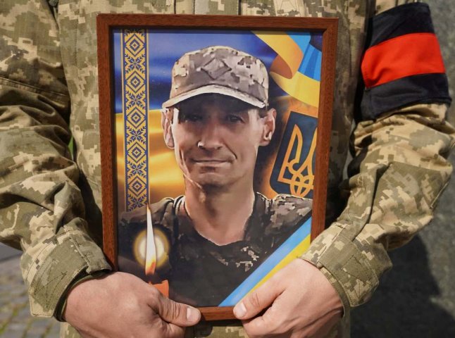 Захиснику було лише 49 років: в Ужгороді попрощались із померлим військовим