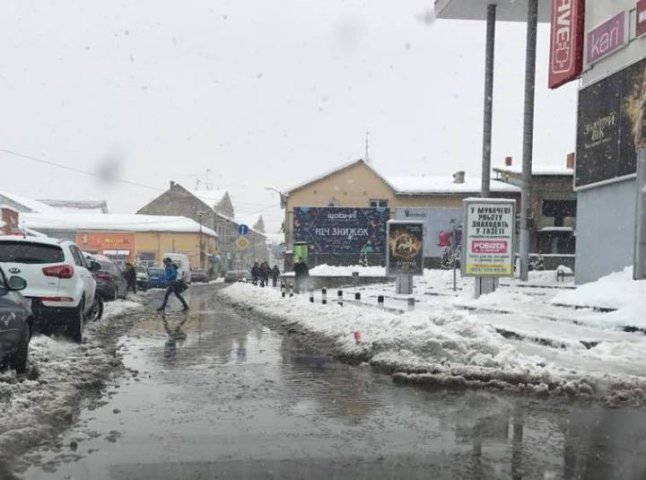 Прибирання вулиць в час снігопаду обійшлось бюджету Мукачева у понад мільйон гривень