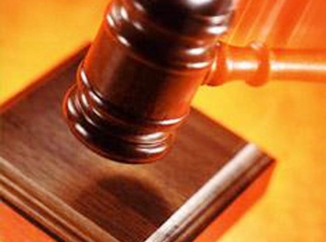 Двоє засуджених влаштували "дебош" в залі Мукачівського суду