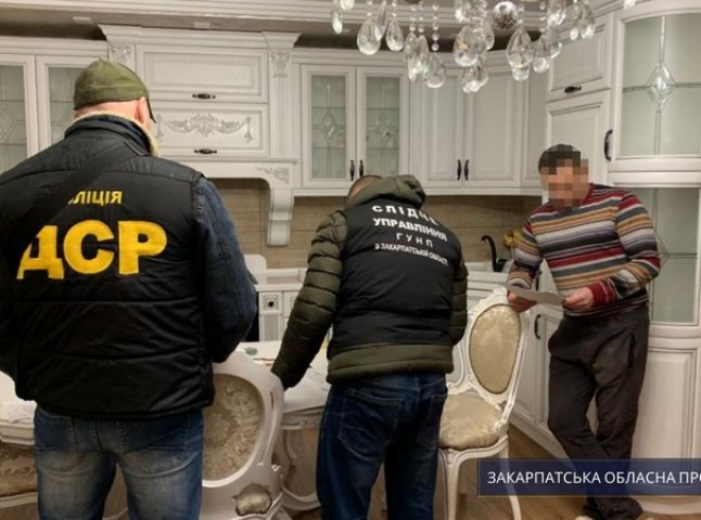 На Мукачівщині голова ОТГ очолив злочинне угрупування: усі подробиці