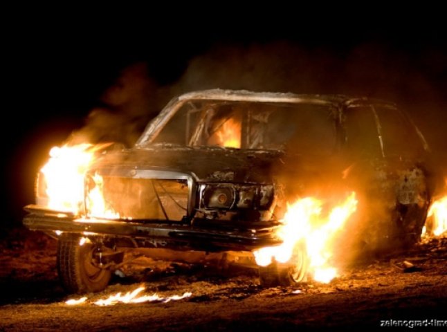Mercedes-и в Мукачеві горять швидко