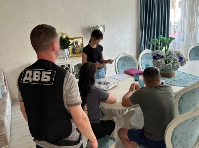 Правоохоронці викрили аферу на Закарпатті: серед підозрюваних — службові особи Правоохоронці викрили аферу на Закарпатті: серед підозрюваних — службові особи