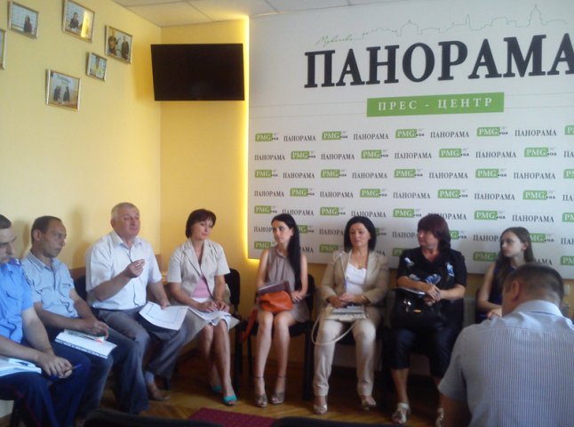 У Мукачеві обговорюють проблеми працевлаштування та зайнятості молоді