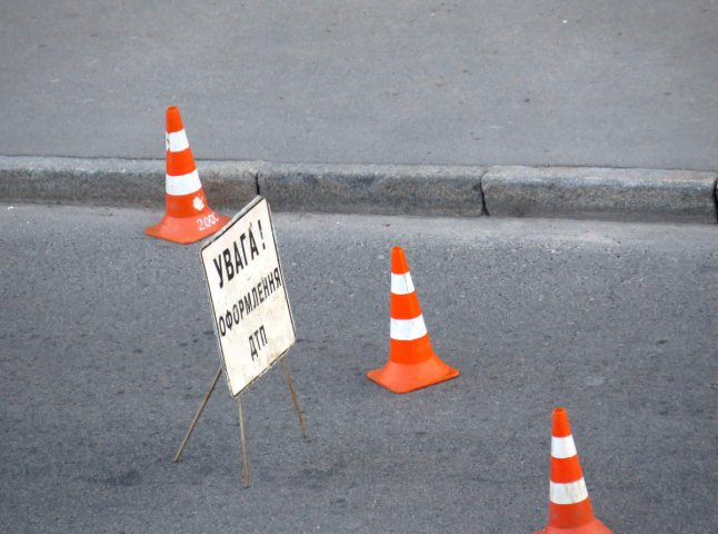 В Ужгороді мікроавтобус збив студента. Водій із місця ДТП втік