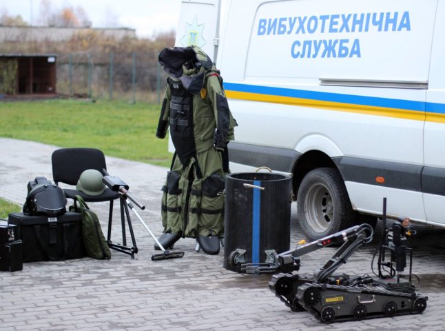 Поліція перевіряє інформацію про замінування деяких шкіл в Ужгороді