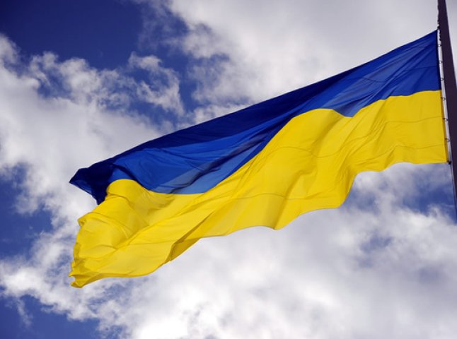 Сільський голова Сторожниці заявив у міліцію про крадіжку прапору України