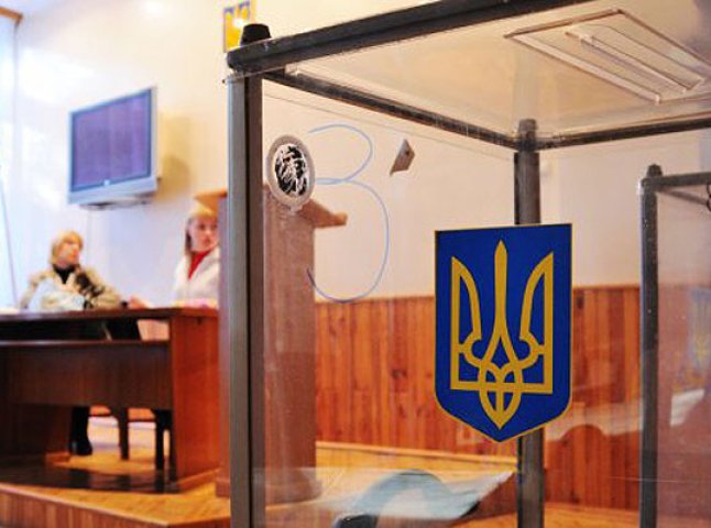 В Ужгородському пологовому будинку із 16 виборів 12 – члени ДВК