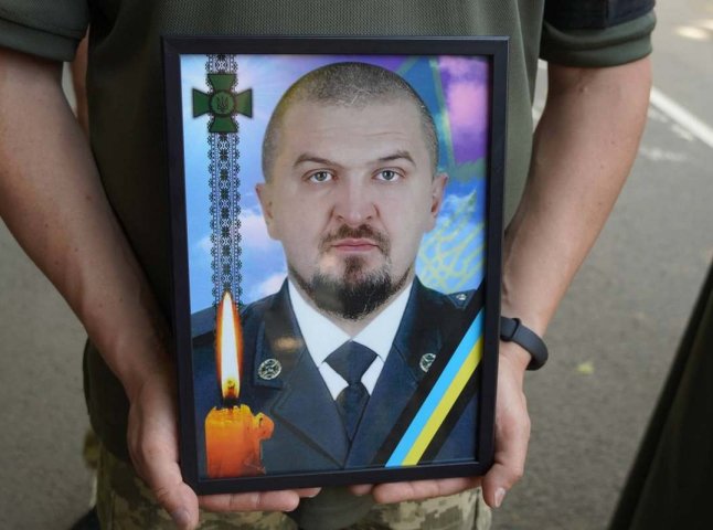 В Ужгороді попрощалися з головним сержантом Василем Шкобою, який загинув на Сумщині В Ужгороді попрощалися з головним сержантом Василем Шкобою, який загинув на Сумщині