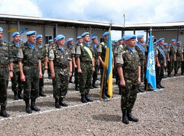 Військовослужбовців задобрили преміями