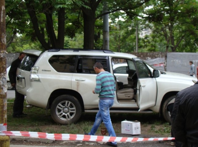 В Ужгороді намагалися спалити джип одному з провідних діячів ромської громади Ужгорода (ФОТО)