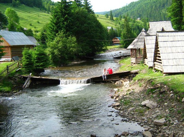 Туристичний сезон у краї: закарпатський "Артек", оглядові поїздки та сільський туризм
