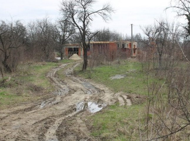 Прокуратура Мукачева організувала проведення перевірки щодо незаконного будівництва на території Мукачівського водозабору