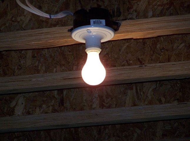 Ужгородці відтепер платитимуть і за спожиту електроенергію при освітленні під’їздів чи підвалів