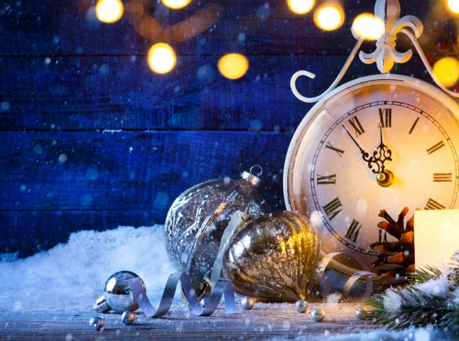 Вихідні на Новий рік 2022 та Різдво: скільки та коли відпочиватимемо