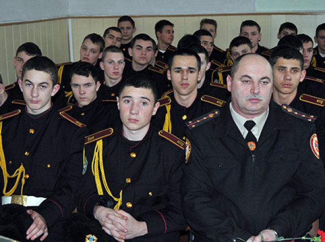 З нагоди дня Збройних Сил України ліцеїстам І курсу вручили погони віце-сержантів