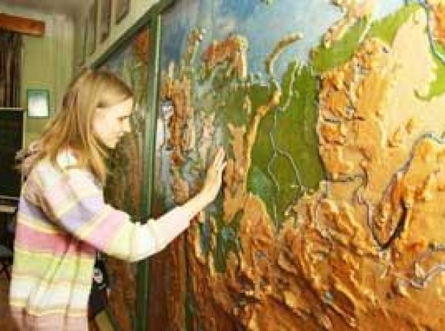 До Міжнародного Дня туризму в Ужгороді відкриють інформаційну карту для незрячих