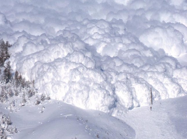 На високогір’ї Карпат очікується значна лавинна небезпека