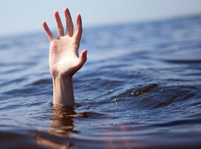 На Берегівщині у ставку втопився чоловік